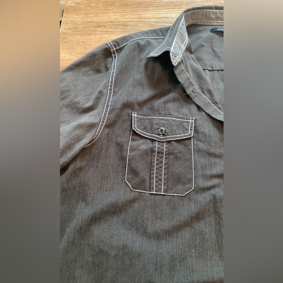 Axist size large casual button up - Picture 2 of 4